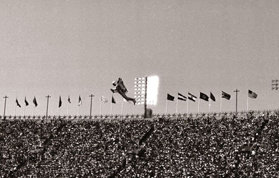 Original Photo by Armando Trovati