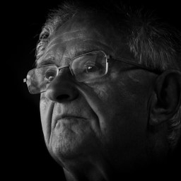 Ein Arzt wird wärmer.